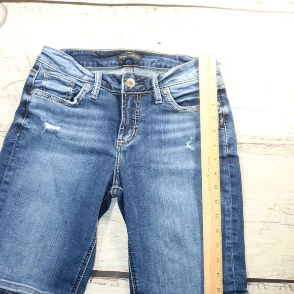 Silver Jeans Shorts, denim, distressed size large - Picture 6 of 8